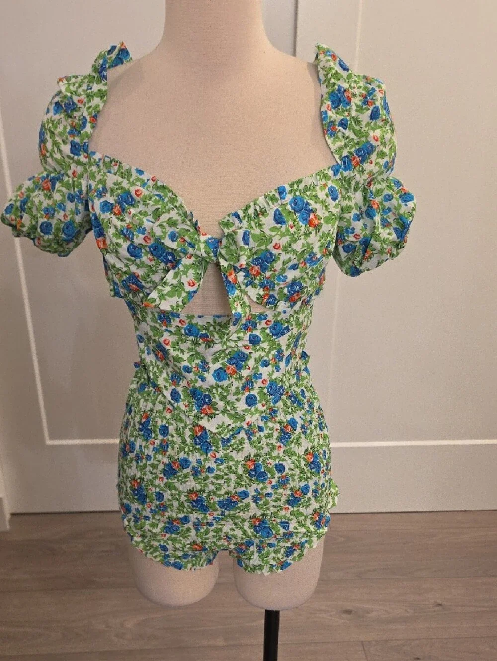 House of Sunny Green Floral matching Smocked Short Set size 2 new with tags